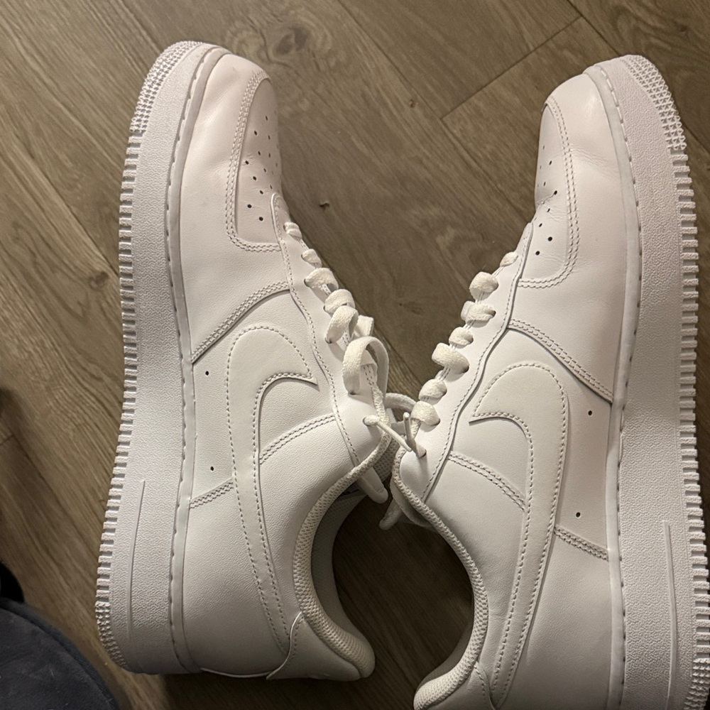 Nike Air Force 1 Flyease Triple White Leather Sneakers - Picture 9 of 10